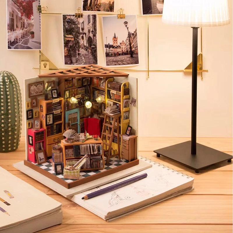 Cosy Library 3D Model - Image 2