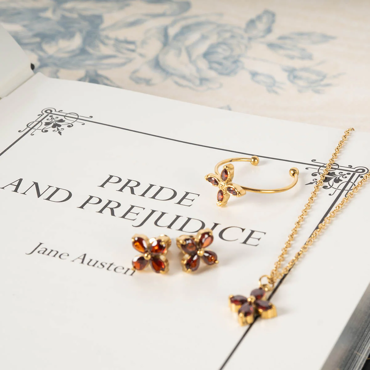Elizabeth Bennet Necklace and Earring Set - Image 3