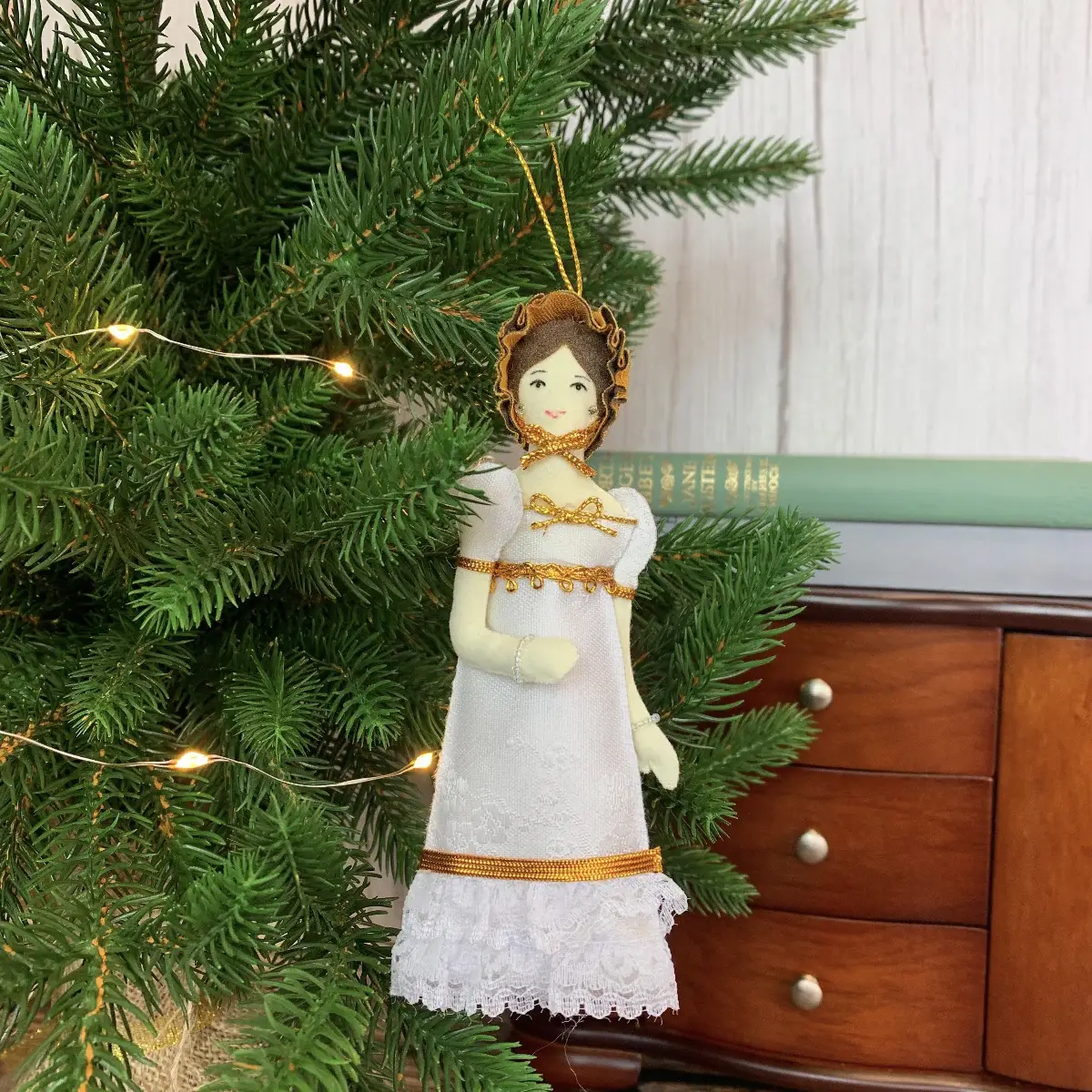 Elizabeth Bennet Doll Decoration - Image 4