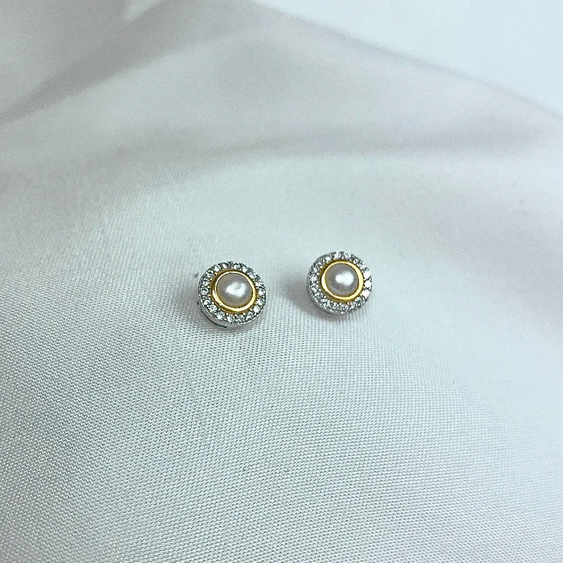 Emma Pearl Stud Earrings - Image 2