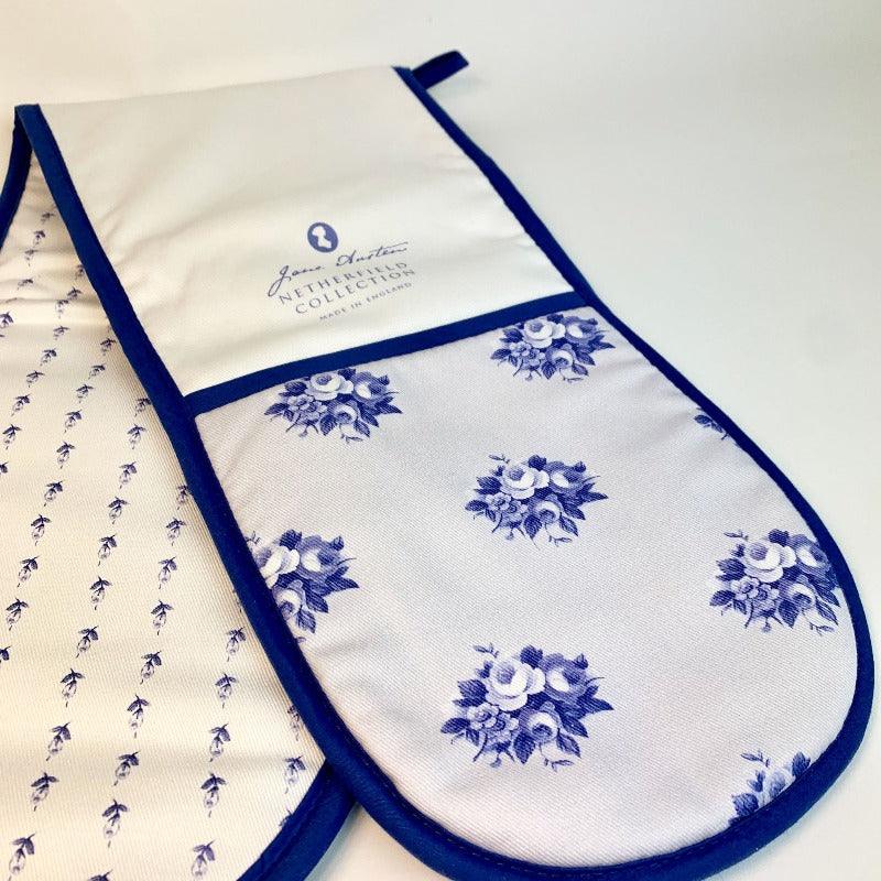 Jane Austen Netherfield Oven Gloves - Image 4