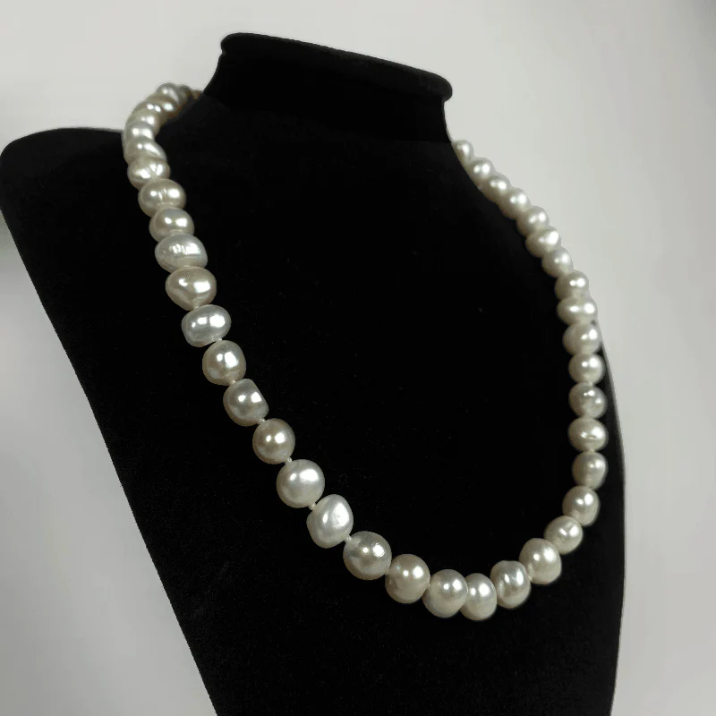 Jane Bennet Pearl Necklace - Image 3