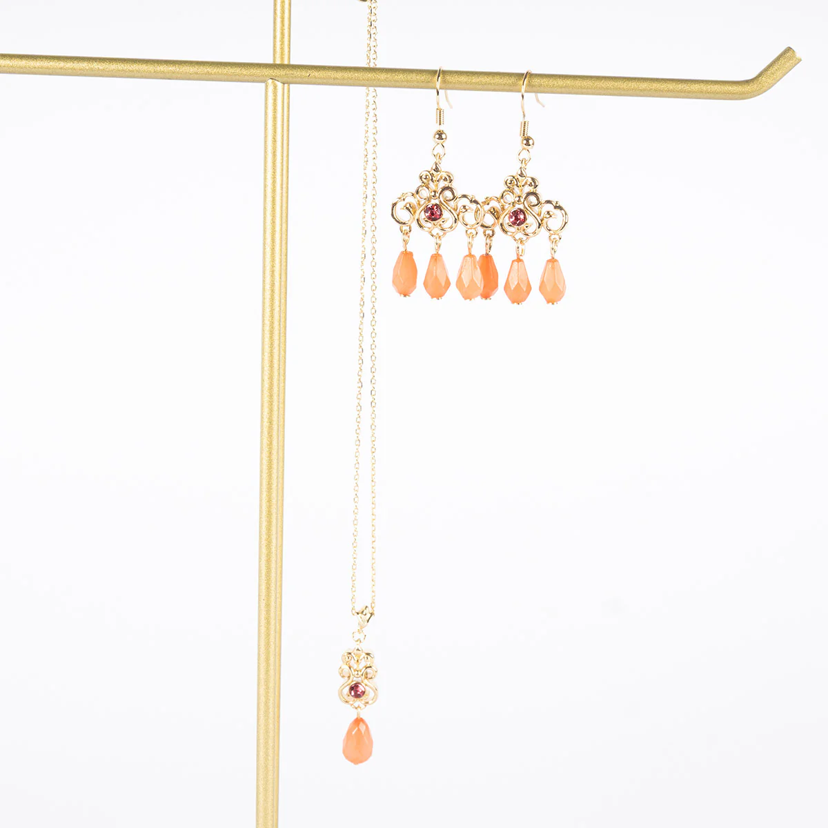 Regency Coral Drop Earrings - Image 7